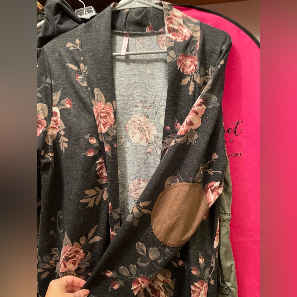 Womens floral cardigan , gray pink floral print, brown patches on elbows XL